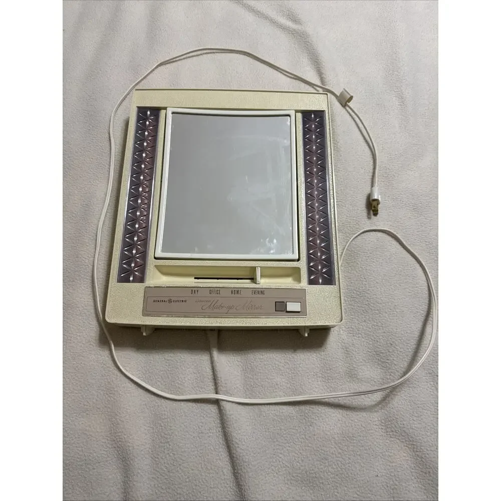 General Electric Lighted Makeup Mirror Vanity Day Office Home Vintage 70s Tested